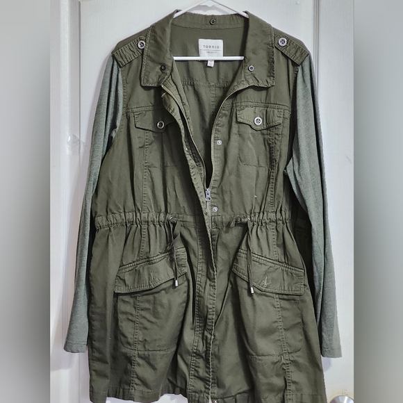 Torrid green utility light jacket. - Picture 5 of 9